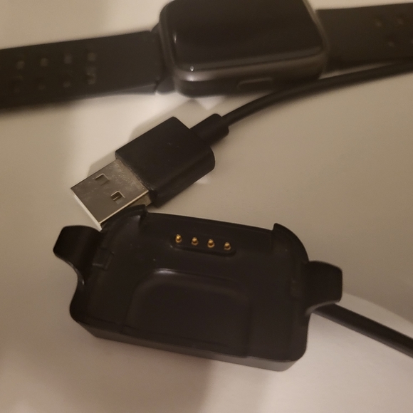 Yamay - Black Smart Fitness Watch with charger - Picture 12 of 13